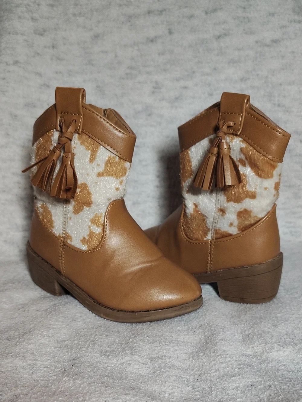 Nicole Miller New York Kids Tassel Western Booties in Tan and White